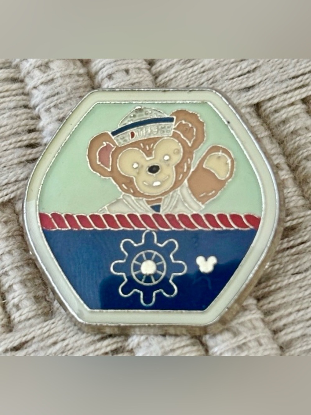 DISNEY 2015 Hong Kong Disneyland Duffy Ferris Wheel Completer Pin